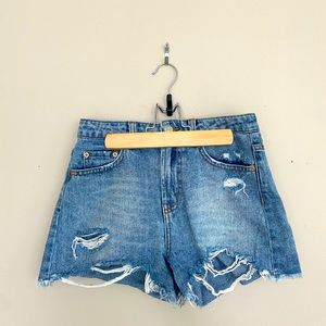 Wild Fable denim shorts! Size 00. Medium wash.